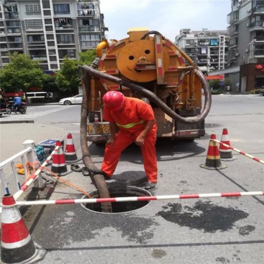 太原高压车清洗疏通管道，抽污水池 清理化粪池